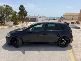 Volkswagen Golf R300 2019