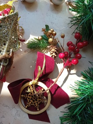 Lotto decorazioni Natale: palline, festone.Luci
