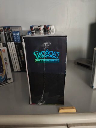 Pokémon Set Allenatore Fuoriclasse Fiamme Spettral