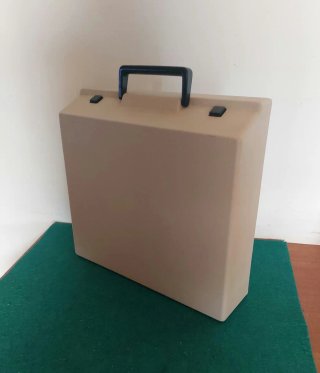 Antigua máquina de escribir - AEG Olympia - 1970C.