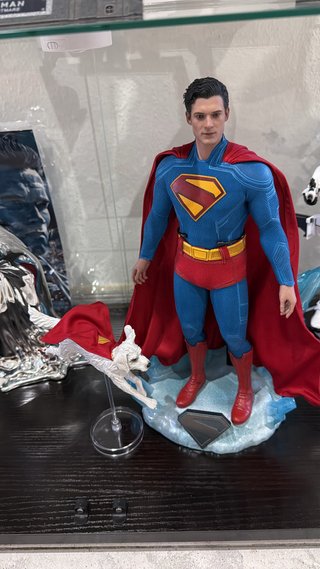 Hot Toys Superman 1/6 Justice League