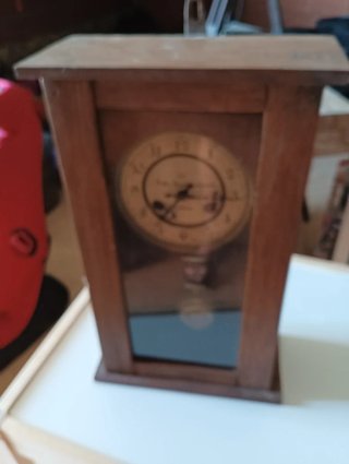 Reloj de pared antiguo de péndulo – Pedro Cabanas