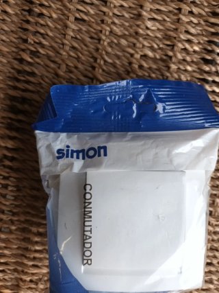 Interruptor conmutador Simon