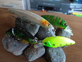 Lote señuelos pesca a spinning