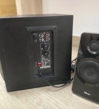 Altavoces Trust 2.1 con Subwoofer