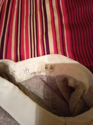 Jersey fino cuello blanco