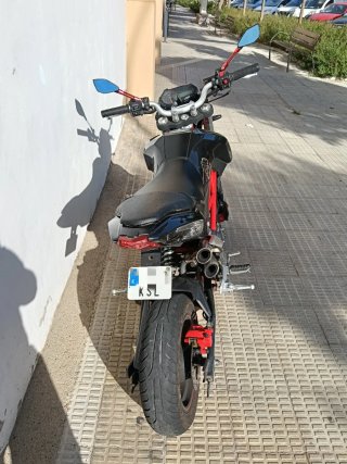 Benelli TNT 125 Naked Negra/Roja