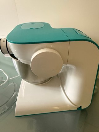 Robot de cocina amasadora Bosch.