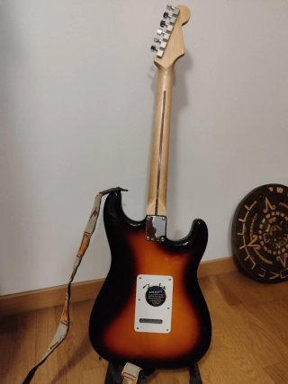 Fender Stratocaster Zurdos (MIM 2007) + Funda y +