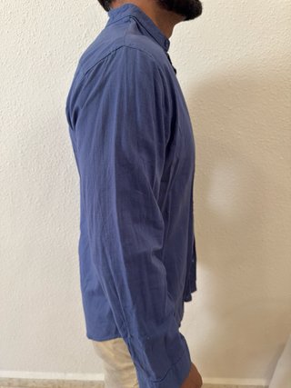 Camisa azul de manga larga