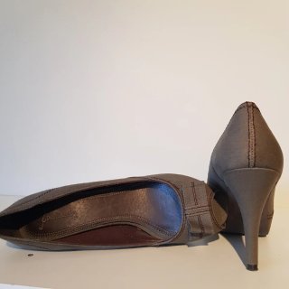 Zapatos de tacón peep toe verde caqui