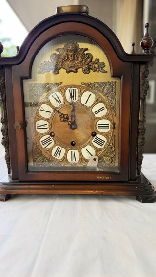 Reloj de sobremesa antiguo