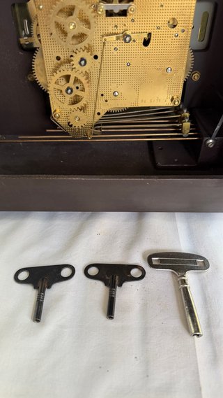 Reloj de sobremesa antiguo