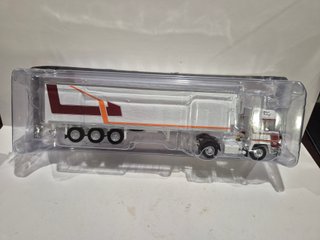 Camión tráiler Beeliet escala 1:50