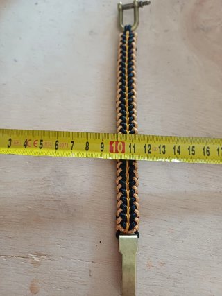 Pulsera Paracord Ajustable Negra y Dorada