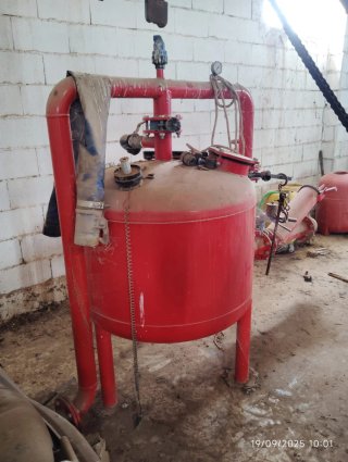 Ciclón de riego rojo