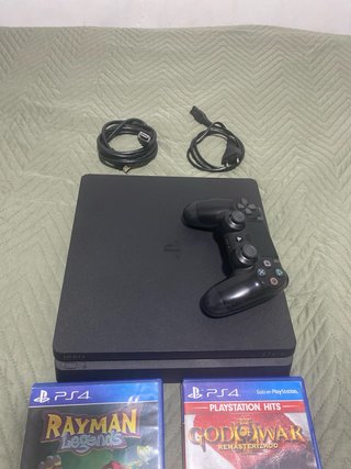 PS4 Slim 1TB + 3 Juegos