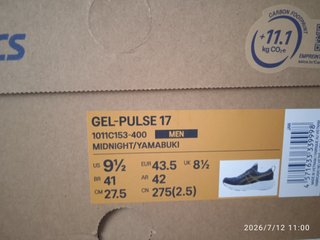 Zapatillas Asics Azul y Dorado talla 42 europea.