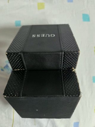 Caja para reloj Guess