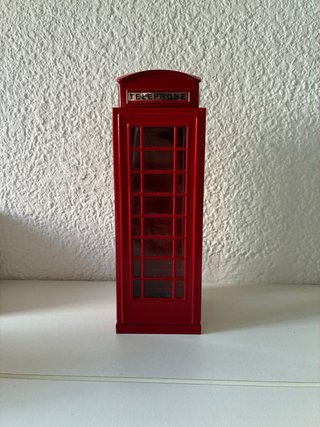 Porta monete a forma di cabina telefonica britannica