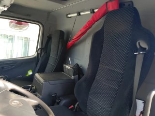 Grúa Plataforma con Pluma Mercedes