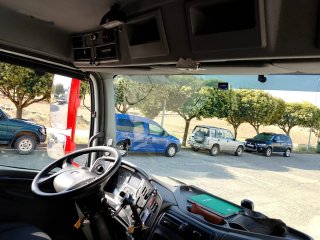 Grúa Plataforma con Pluma Mercedes
