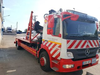 Grúa Plataforma con Pluma Mercedes