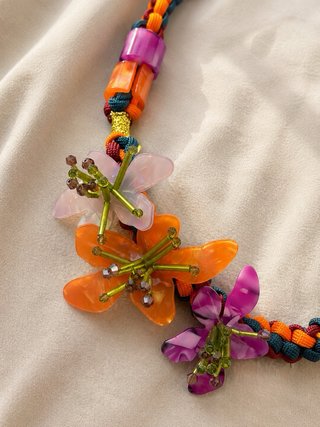 Collar + Regalo pendientes dorados