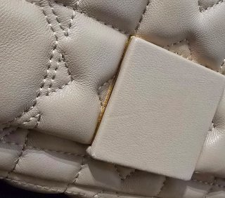 Bolso Purificación García Beige Cadena Dorada