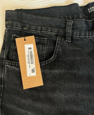 Pantalón corto Nuevo con etiqueta KAOTIKO