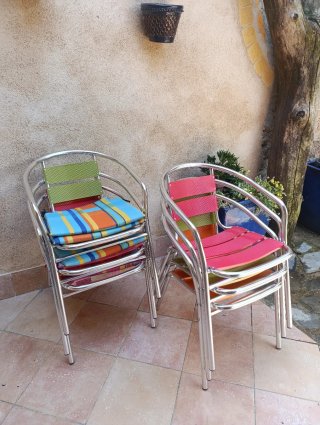Seis sillas de terraza metálicas