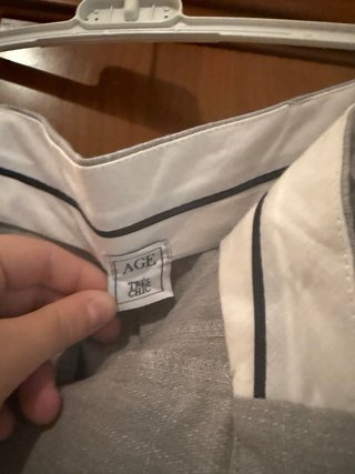 Completo formato da gilet e pantaloni a palazzo