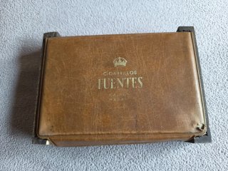 Antigua Caja Colección Cigarrillos Fuentes Rareza