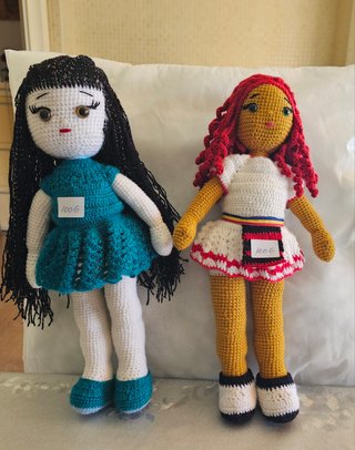 Muñeco de ganchillo hecho a mano
