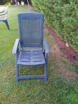 Tavolo e 2 Sedie da Giardino in Plastica