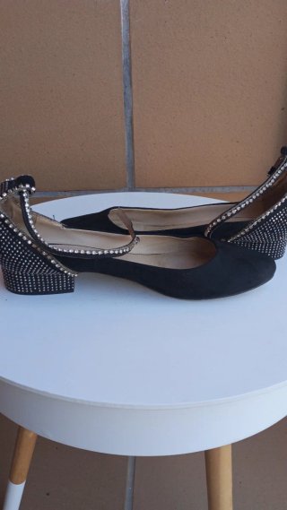Bailarinas/Manoletinas negras con pedrería