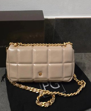 Bolso Purificación García Beige Cadena Dorada