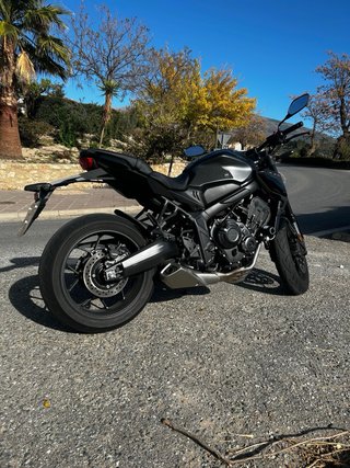 Honda CB650R 2023 Negra