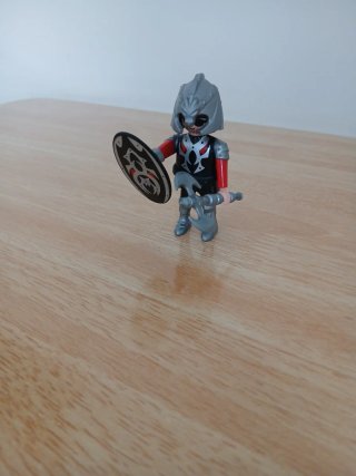 Playmobil Guerrero Medieval con Escudo