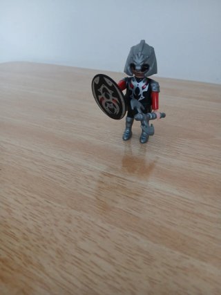 Playmobil Guerrero Medieval con Escudo