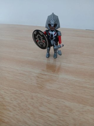 Playmobil Guerrero Medieval con Escudo