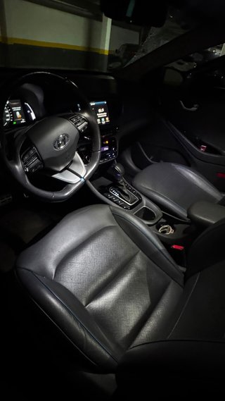 Hyundai Ioniq Híbrido Style, 82.000km automático