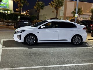 Hyundai Ioniq Híbrido Style, 82.000km automático