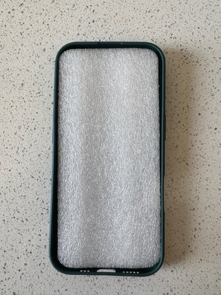 Funda iPhone 16 Pro - Shein