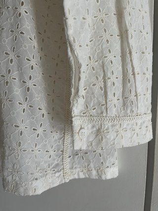 Camisola Zara bordada blanca