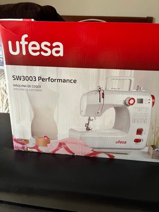 Máquina de coser Ufesa SW3003 Performance