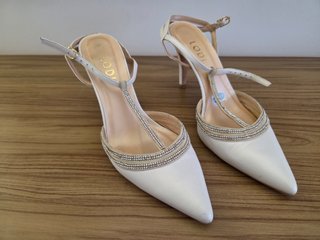 Zapatos de tacón 38 LODI blancos con pedrería