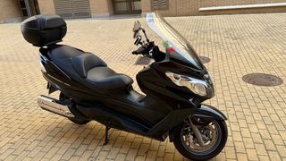 Suzuki Burgman AN 400 Negra