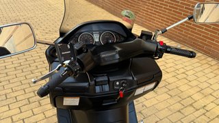 Suzuki Burgman AN 400 Negra
