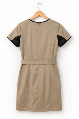 Vestido marrón/ caqui con cinturón a juego